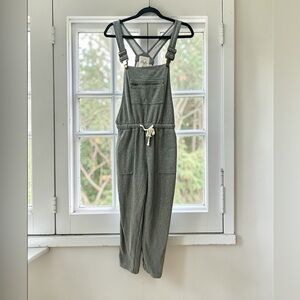 Fantastic Fawn Cozy Jumpsuit/Overalls.
Gray. Size: Large